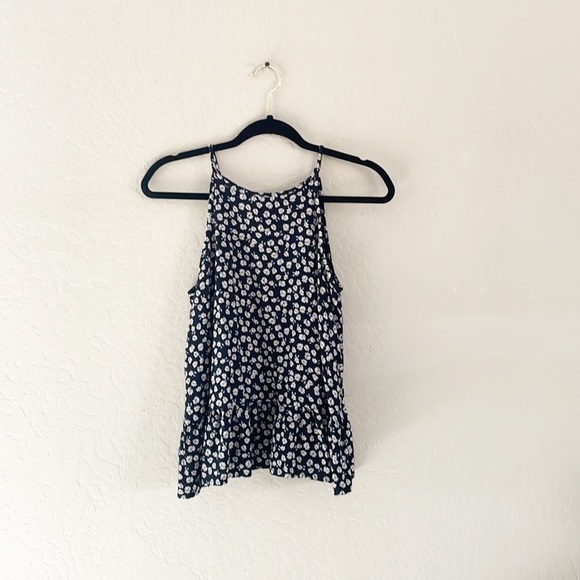 (5/$25 SALE‎ ✅) Arizona Black Floral Tank - Picture 1 of 6
